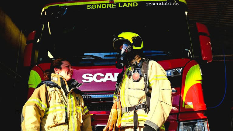 Bergegarda mannskor består av et tjuetalls kjekke herrer fra Land-distriktet, som stortrives med å lage musikk sammen! Medlem i Norges Korforbund.